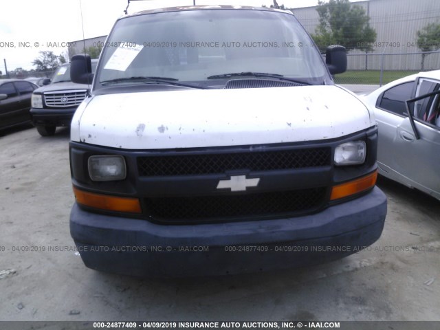 1GCFG15X431159832 - 2003 CHEVROLET EXPRESS G1500  WHITE photo 6