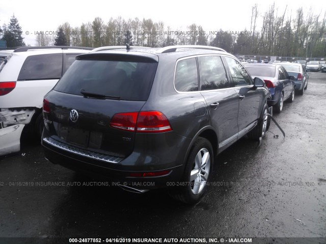 WVGFK9BP3BD003517 - 2011 VOLKSWAGEN TOUAREG V6 TDI GRAY photo 4