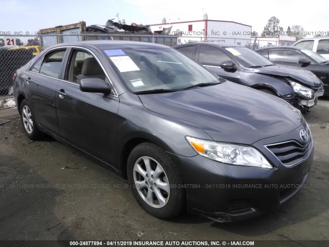 4T4BF3EKXBR217510 - 2011 TOYOTA CAMRY SE/LE/XLE GRAY photo 1