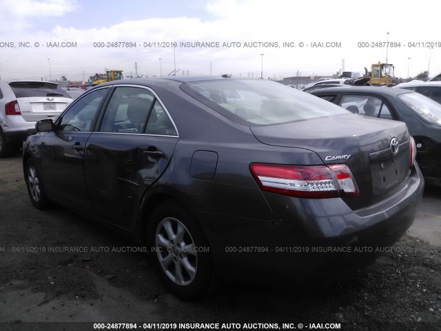 4T4BF3EKXBR217510 - 2011 TOYOTA CAMRY SE/LE/XLE GRAY photo 3