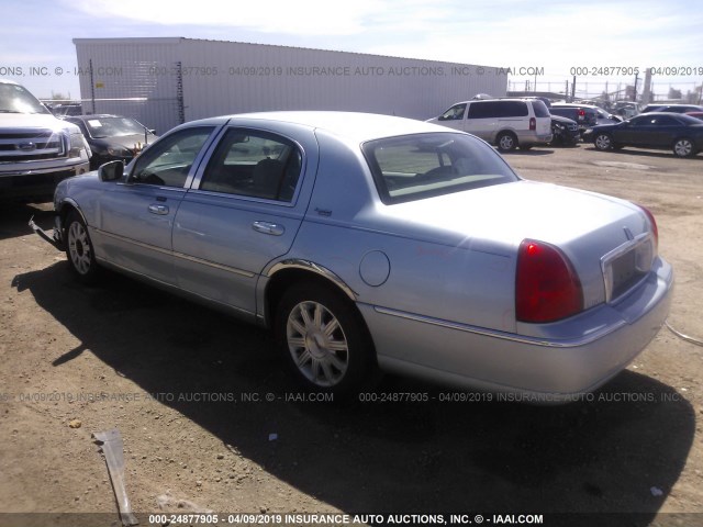 2LNHM82V69X633675 - 2009 LINCOLN TOWN CAR SIGNATURE LIMITED Light Blue photo 3