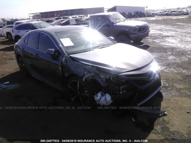 4T1BZ1HK6JU011004 - 2018 TOYOTA CAMRY XSE/XLE Boz foto 1