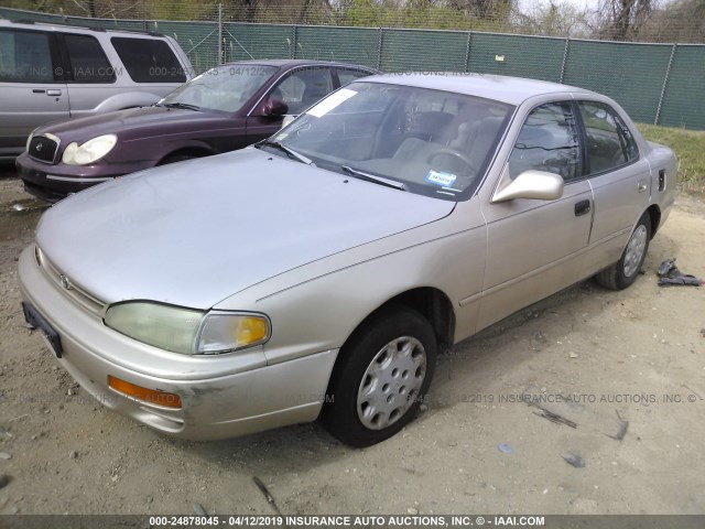 4T1BG12K3TU823796 - 1996 TOYOTA CAMRY DX/LE/XLE SILVER photo 2