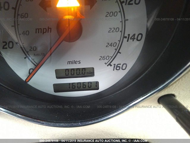 WDBKK65F61F190984 - 2001 MERCEDES-BENZ SLK 320 WHITE photo 7