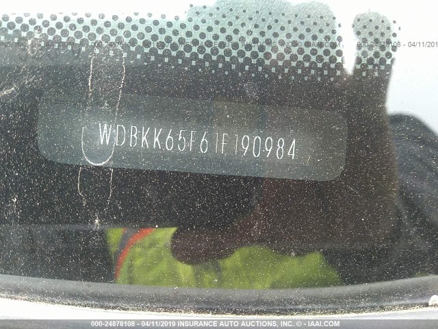 WDBKK65F61F190984 - 2001 MERCEDES-BENZ SLK 320 WHITE photo 9