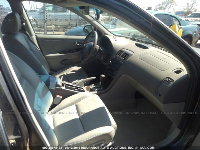 JN1DA31A53T418888 - 2003 NISSAN MAXIMA GLE/SE GRAY photo 5