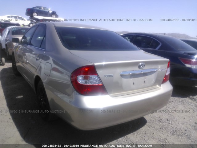 4T1BE32K23U170704 - 2003 TOYOTA CAMRY LE/XLE/SE TAN photo 3