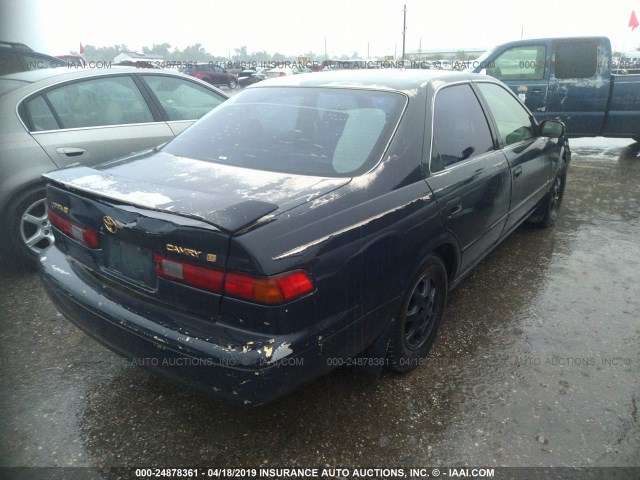 JT2BG22K2W0122147 - 1998 TOYOTA CAMRY CE/LE/XLE BLUE photo 4