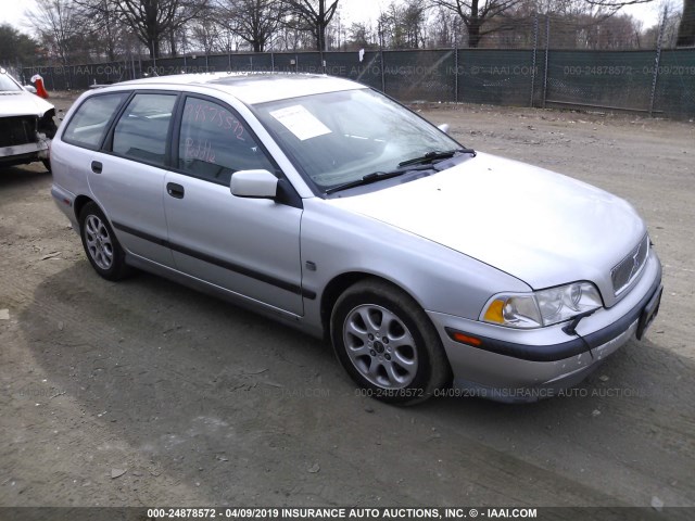 YV1VW2551YF580589 - 2000 VOLVO V40 SILVER photo 1