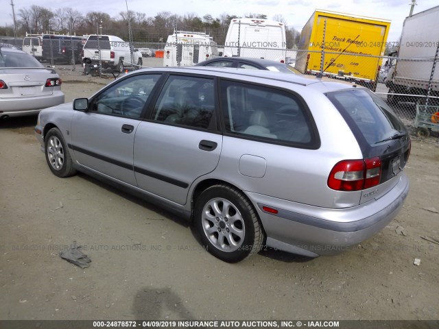 YV1VW2551YF580589 - 2000 VOLVO V40 SILVER photo 3