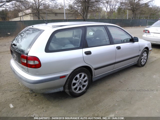 YV1VW2551YF580589 - 2000 VOLVO V40 SILVER photo 4