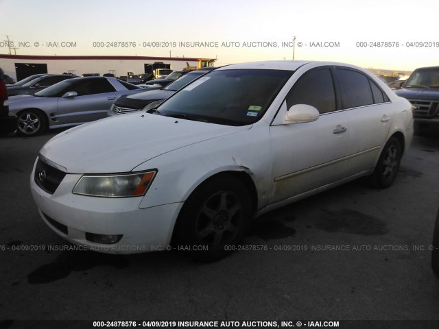 5NPEU46F97H161537 - 2007 HYUNDAI SONATA SE/LIMITED WHITE photo 2