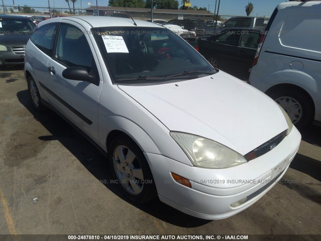 3FAHP31382R237806 - 2002 FORD FOCUS ZX3 WHITE photo 1