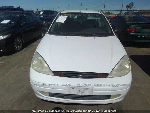 3FAHP31382R237806 - 2002 FORD FOCUS ZX3 WHITE photo 6