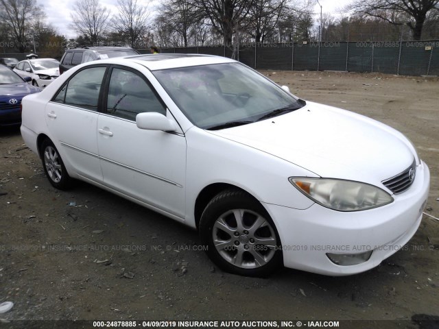 4T1BF30K35U604986 - 2005 TOYOTA CAMRY LE/XLE/SE WHITE photo 1