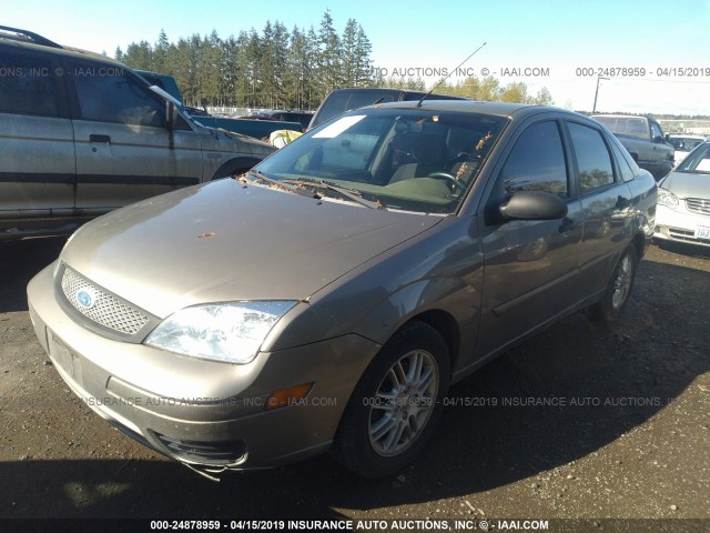 1FAFP34N75W220808 - 2005 FORD FOCUS ZX4 GOLD photo 2