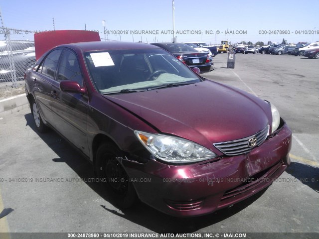 4T1BE32K65U426667 - 2005 TOYOTA CAMRY LE/XLE/SE RED photo 1