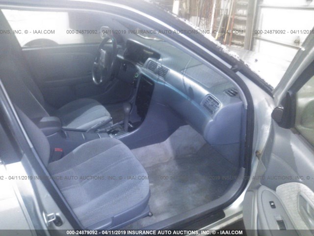 4T1BG22K7YU007963 - 2000 TOYOTA CAMRY CE/LE/XLE 银色 照片 5
