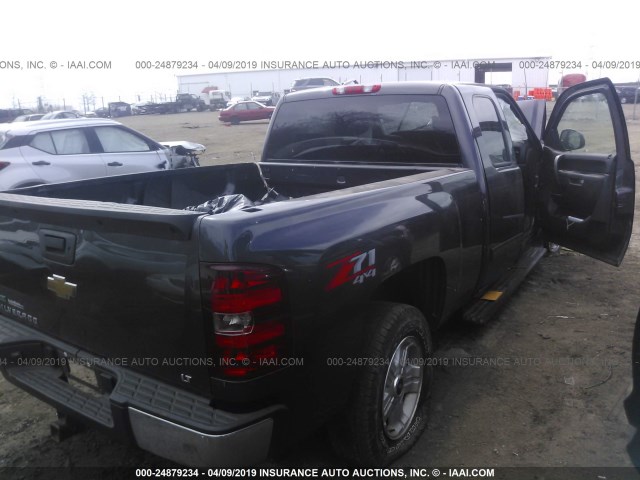 1GCSKSE39AZ107501 - 2010 CHEVROLET SILVERADO K1500 LT GRAY photo 4