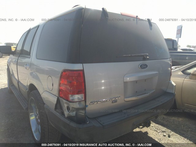1FMRU15WX4LB13436 - 2004 FORD EXPEDITION XLT SILVER photo 3