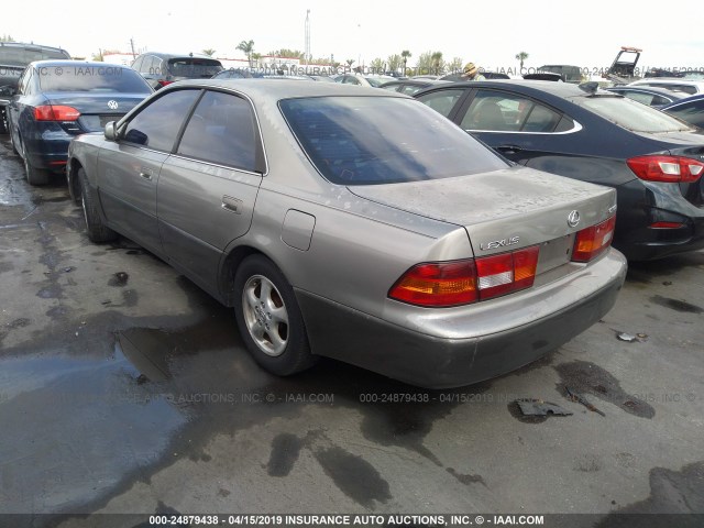 JT8BF28G7X0214772 - 1999 LEXUS ES 300 GRAY photo 3