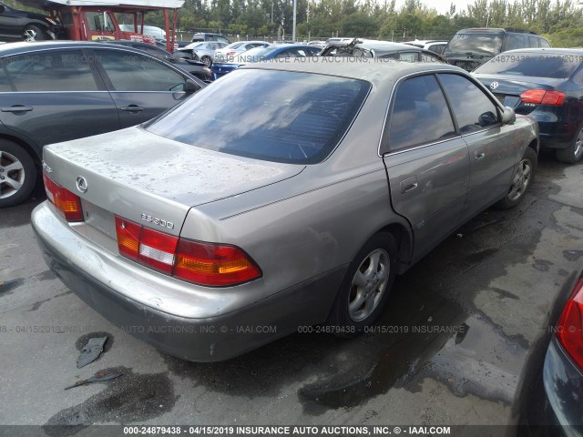 JT8BF28G7X0214772 - 1999 LEXUS ES 300 GRAY photo 4