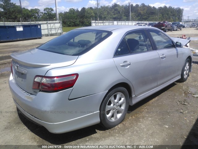 4T1BE46K17U635608 - 2007 TOYOTA CAMRY NEW GENERAT CE/LE/XLE/SE SILVER photo 4