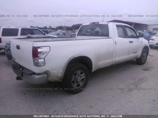 5TFST54138X002117 - 2008 TOYOTA TUNDRA DOUBLE CAB/DOUBLE CAB SR5 WHITE photo 4