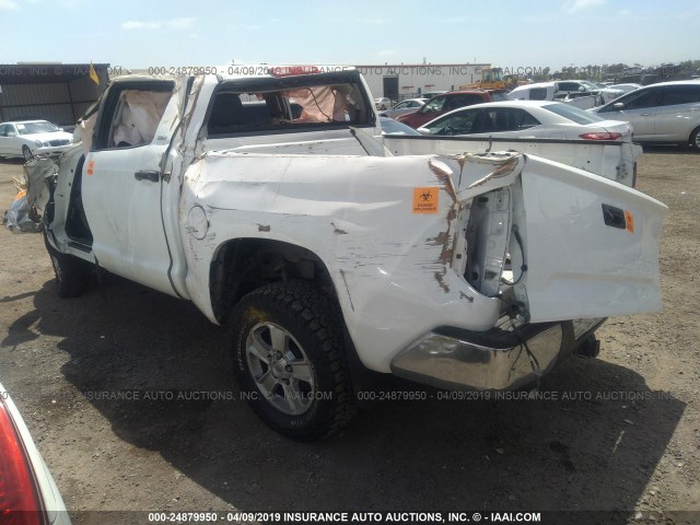 5TFEM5F1XFX086439 - 2015 TOYOTA TUNDRA CREWMAX SR5 WHITE photo 3