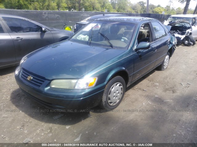 4T1BG22K0WU838251 - 1998 TOYOTA CAMRY CE/LE/XLE GREEN photo 2