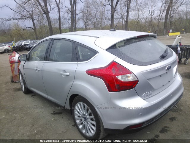 1FAHP3N24CL474973 - 2012 FORD FOCUS TITANIUM SILVER photo 3