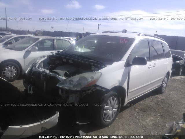 5TDZA23C26S471059 - 2006 TOYOTA SIENNA CE/LE WHITE photo 2