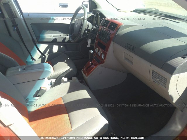 1B3HB48B17D127788 - 2007 DODGE CALIBER SXT ORANGE photo 5