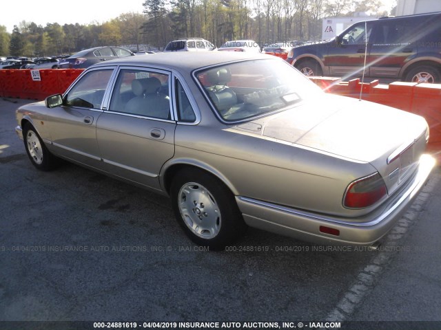 SAJHX1741TC770760 - 1996 JAGUAR XJ6 GOLD photo 3