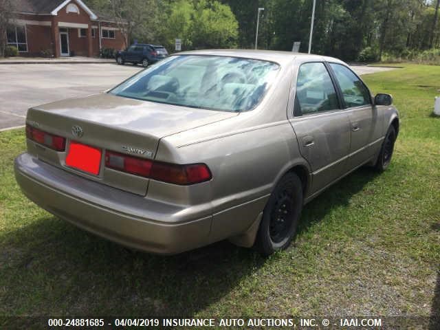 4T1BG22K4WU854422 - 1998 TOYOTA CAMRY CE/LE/XLE 金色 照片 4