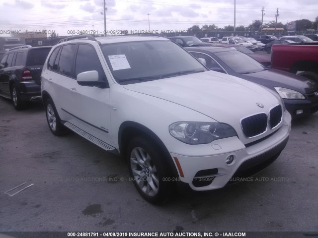 5UXZV4C58CL746916 - 2012 BMW X5 WHITE photo 1