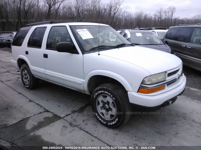 1GNDT13W92K236790 - 2002 CHEVROLET BLAZER WHITE photo 1