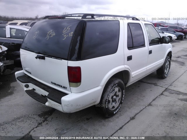 1GNDT13W92K236790 - 2002 CHEVROLET BLAZER WHITE photo 4