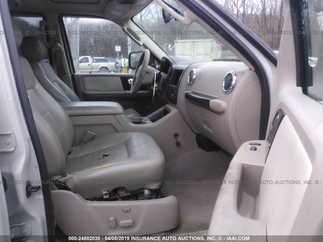 1FMFU20536LA25371 - 2006 FORD EXPEDITION LIMITED WHITE photo 5