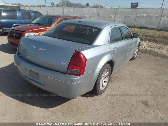 2C3KA53G66H299305 - 2006 CHRYSLER 300 Light Blue photo 4