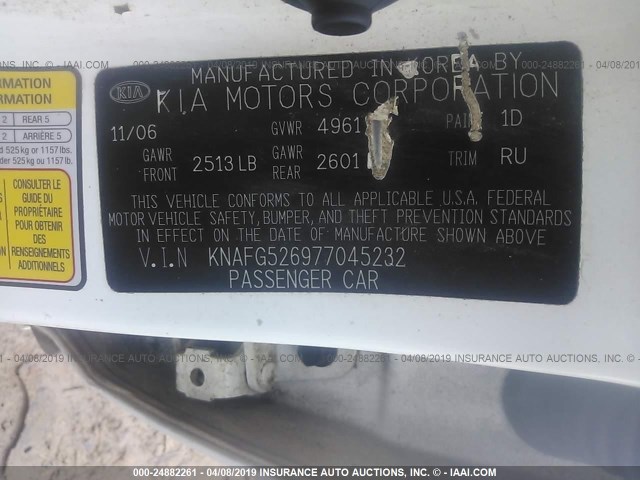 KNAFG526977045232 - 2007 KIA RONDO LX/EX WHITE photo 9