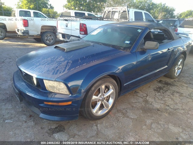 1ZVHT85H575249752 - 2007 FORD MUSTANG GT BLUE photo 2