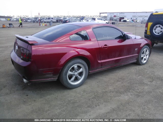 1ZVFT82H575231781 - 2007 FORD MUSTANG GT MAROON photo 4