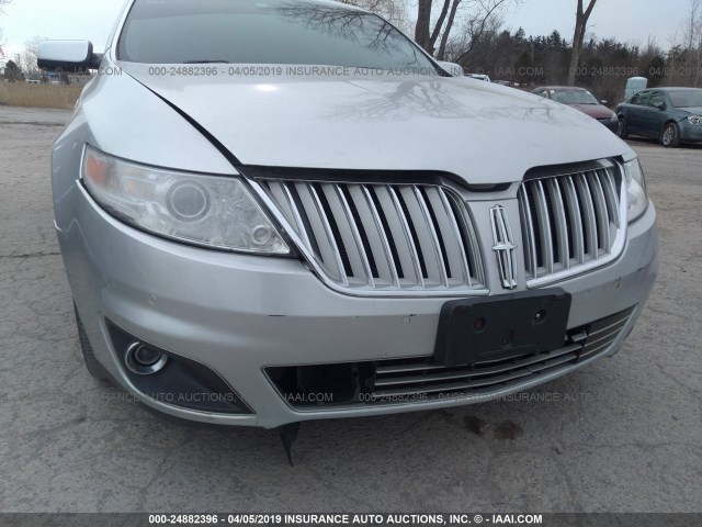 1LNHL9FTXAG610315 - 2010 LINCOLN MKS SILVER photo 6