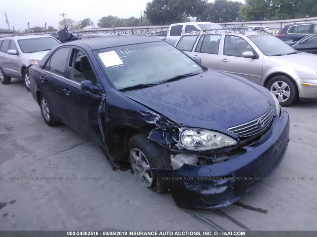 4T1BE32K45U433147 - 2005 TOYOTA CAMRY LE/XLE/SE BLUE photo 1