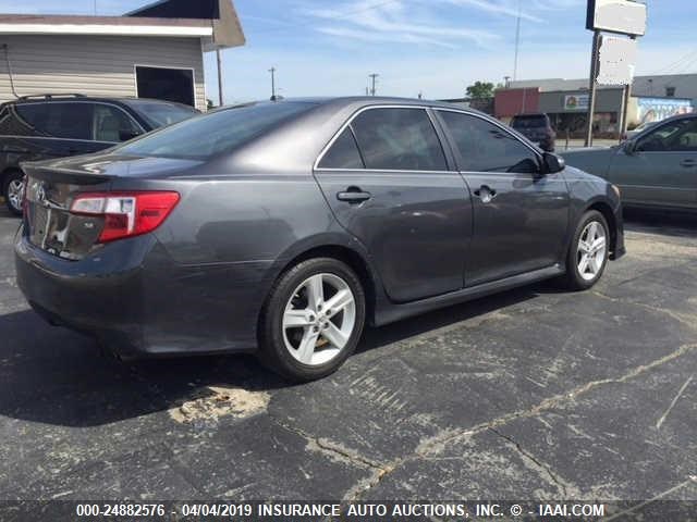 4T1BF1FKXCU156741 - 2012 TOYOTA CAMRY SE/LE/XLE 灰色 照片 4