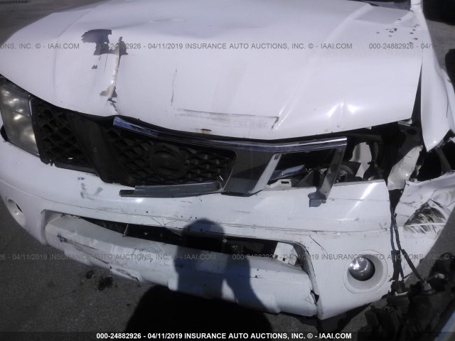 5N1AR18U56C664093 - 2006 NISSAN PATHFINDER LE/SE/XE WHITE photo 6