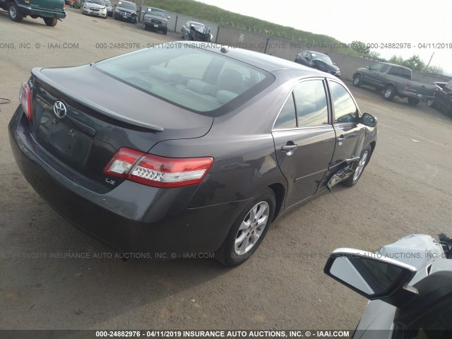 4T1BF3EK8BU138377 - 2011 TOYOTA CAMRY SE/LE/XLE GRAY photo 4