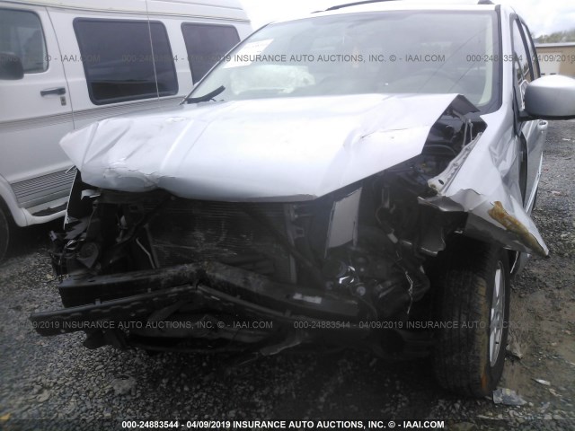 2D4RN5D17AR244862 - 2010 DODGE GRAND CARAVAN SXT SILVER photo 6