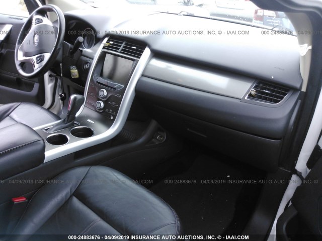 2FMDK3JC0DBC16436 - 2013 FORD EDGE SEL WHITE photo 5